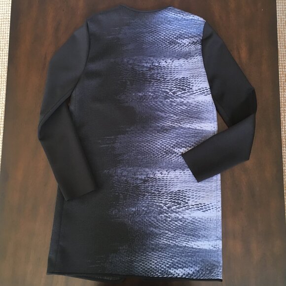 T Tahari Cardigan Long Blazer Small Jacket Duster Blue Black Ombré Snake Print - Picture 4 of 9